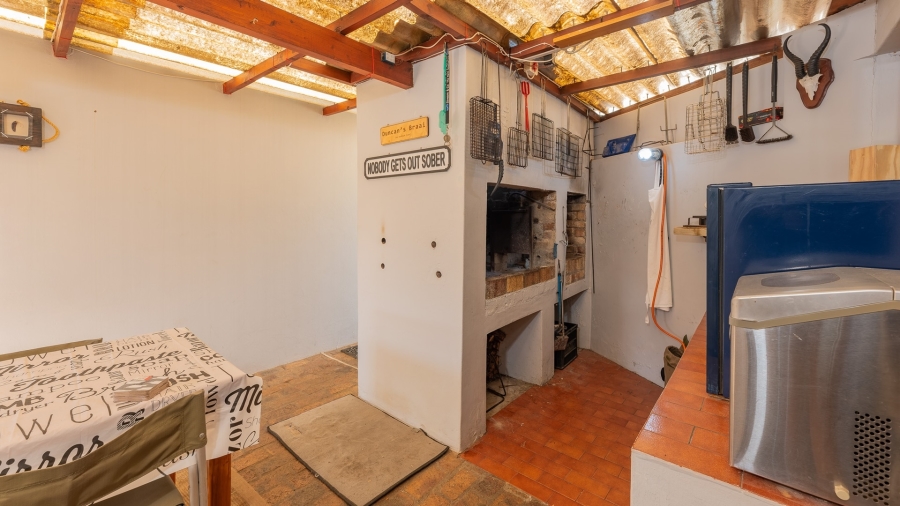 5 Bedroom Property for Sale in Bredasdorp Western Cape